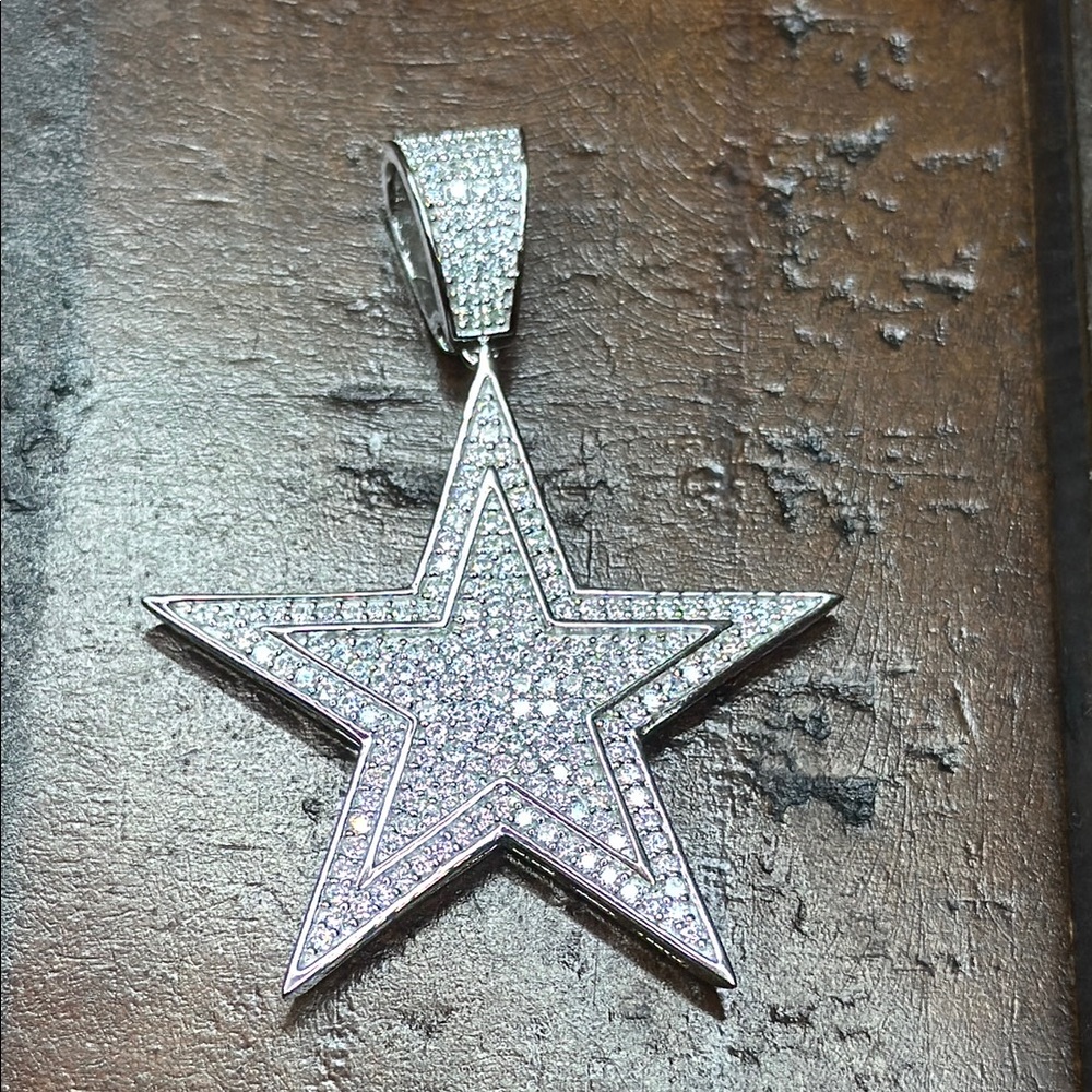 925 Sterling Silver & Moissanite Star Pendant